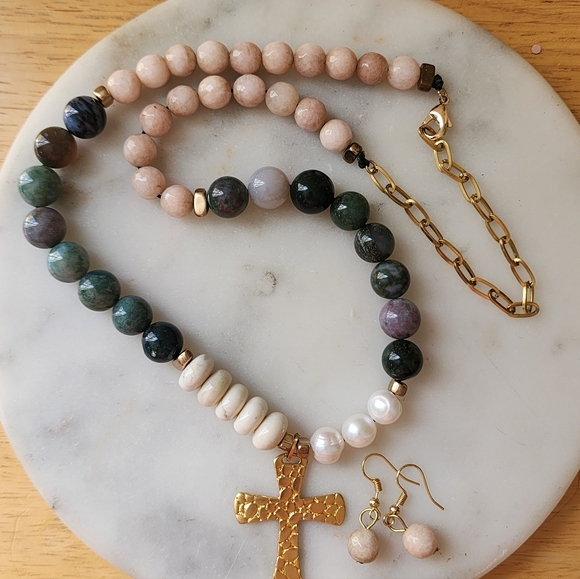 Elegant Multicolor Beaded Necklace and Earring Set - Picture 6 of 10